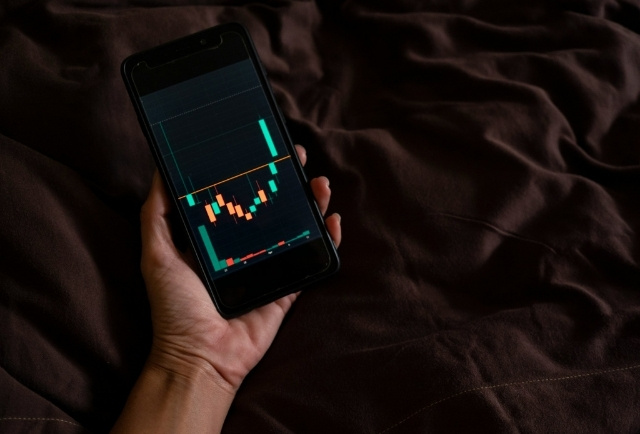 Secure online trading app user interface